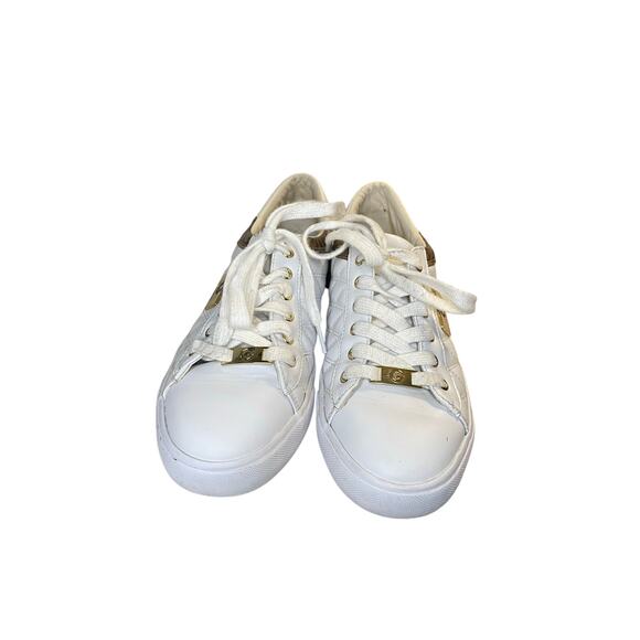 GUESS Los Angeles sneakers — a casual low-top style - Picture 3 of 5